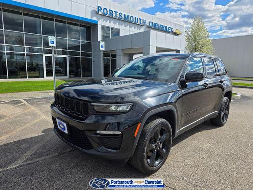 Diamond Black Crystal Pearlcoat 2023 Jeep Grand Cherokee Limited