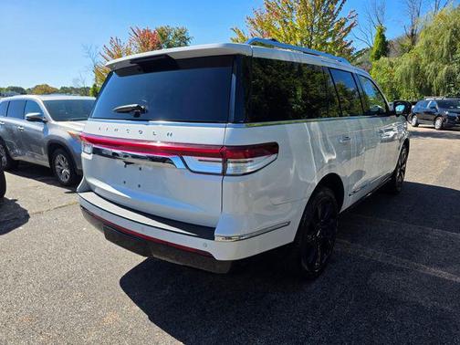 Pristine White Metallic Tri-Coat 2024 Lincoln Navigator Reserve