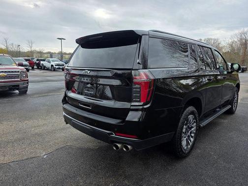 Black 2025 Chevrolet Suburban 4WD Z71