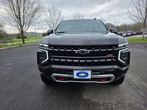 Black 2025 Chevrolet Suburban 4WD Z71