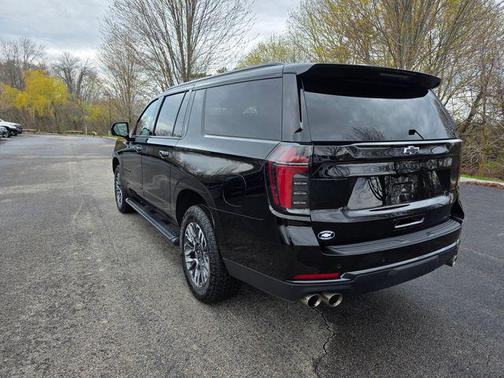 Black 2025 Chevrolet Suburban 4WD Z71