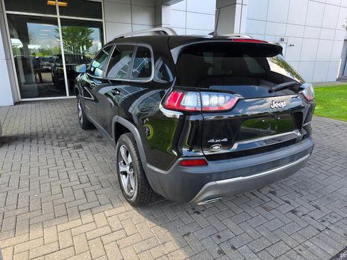 Diamond Black Crystal Pearlcoat 2019 Jeep Cherokee Limited
