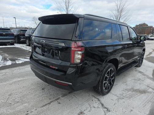 2022 Chevrolet Suburban RST