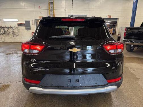 Mosaic Black Metallic 2026 Chevrolet Trailblazer LT