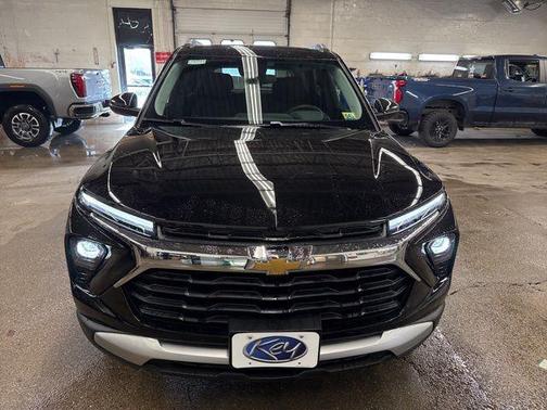 Mosaic Black Metallic 2026 Chevrolet Trailblazer LT