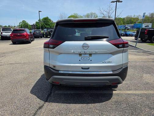 Brilliant Silver Metallic 2023 Nissan Rogue SV
