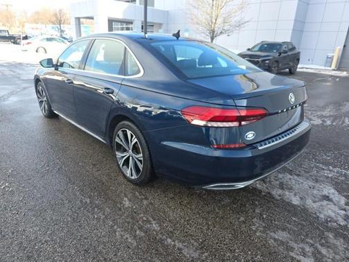 2022 Volkswagen Passat 2.0T SE
