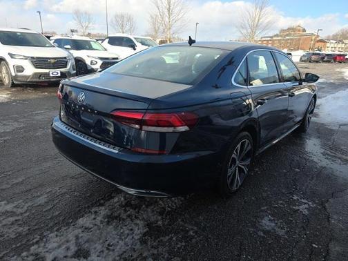2022 Volkswagen Passat 2.0T SE