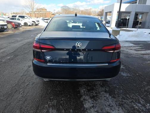 2022 Volkswagen Passat 2.0T SE