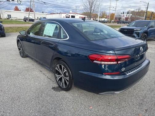2022 Volkswagen Passat 2.0T SE