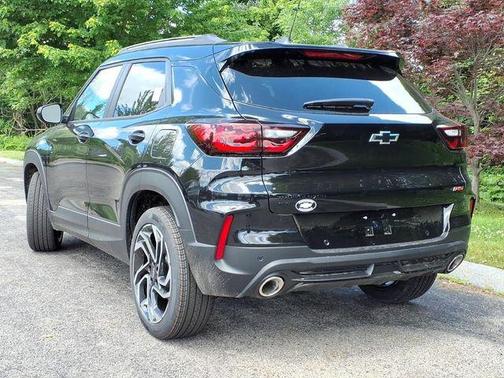 Mosaic Black Metallic 2026 Chevrolet Trailblazer RS