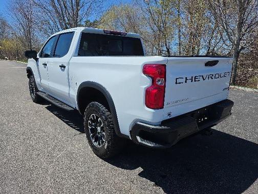 Summit White 2023 Chevrolet Silverado 1500 ZR2