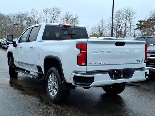 Polar White Tricoat 2026 Chevrolet Silverado 2500 High Country
