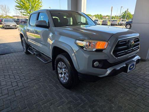 Cement 2019 Toyota Tacoma SR5