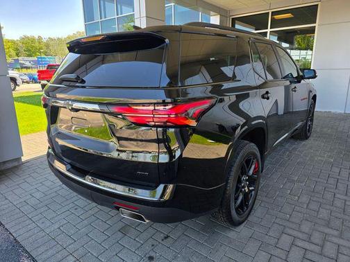 Mosaic Black Metallic 2023 Chevrolet Traverse Premier