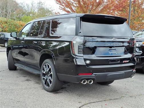 2025 Chevrolet Suburban RST