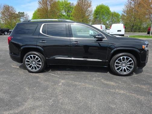 2022 GMC Acadia Denali