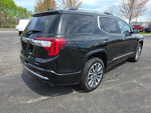 2022 GMC Acadia Denali