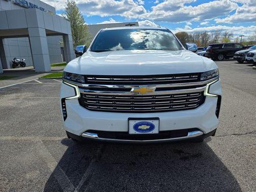 Summit White 2023 Chevrolet Suburban Premier