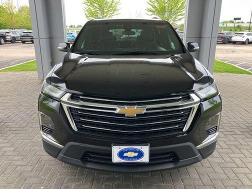 Mosaic Black Metallic 2023 Chevrolet Traverse LT Leather