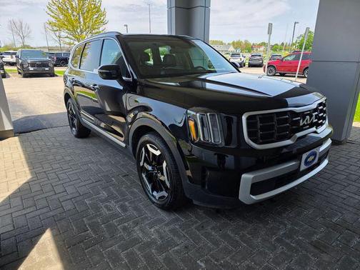 Ebony Black 2025 Kia Telluride S