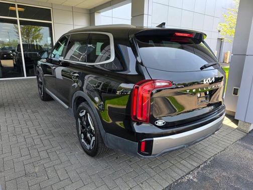 Ebony Black 2025 Kia Telluride S