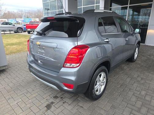 Satin Steel Metallic 2019 Chevrolet Trax LT