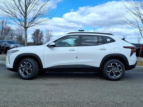 Summit White 2026 Chevrolet Trax LT