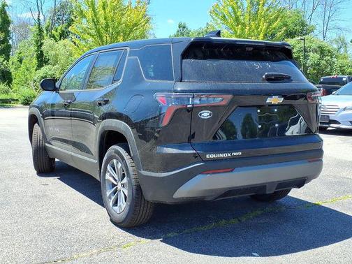Mosaic Black Metallic 2026 Chevrolet Equinox 1LT