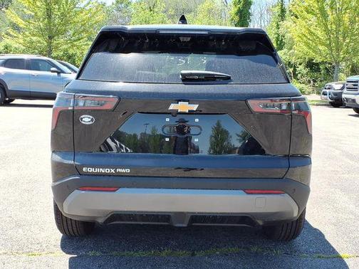 Mosaic Black Metallic 2026 Chevrolet Equinox 1LT