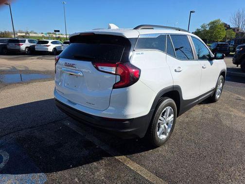 Summit White 2022 GMC Terrain SLE