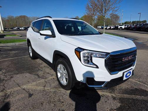 Summit White 2022 GMC Terrain SLE