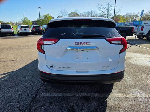 Summit White 2022 GMC Terrain SLE