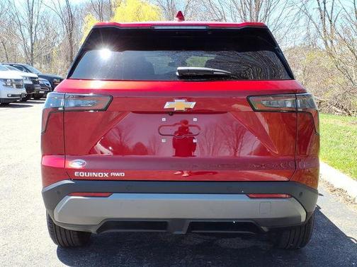 Radiant Red Tintcoat 2026 Chevrolet Equinox 1LT