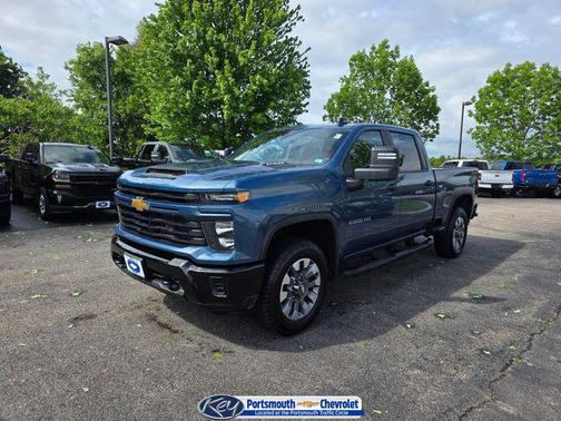 Lakeshore Blue Metallic 2026 Chevrolet Silverado 2500 Custom
