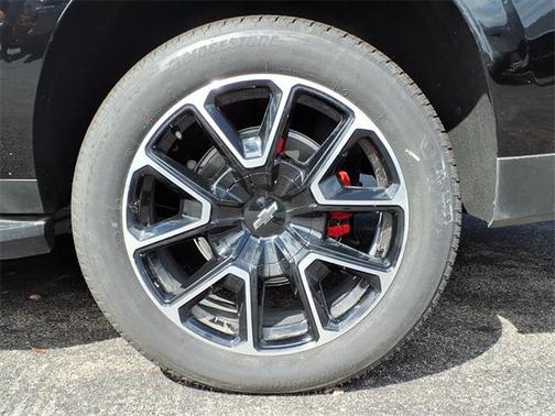 2025 Chevrolet Suburban RST