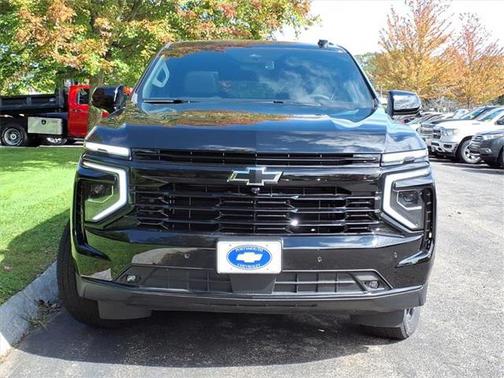 2025 Chevrolet Suburban RST