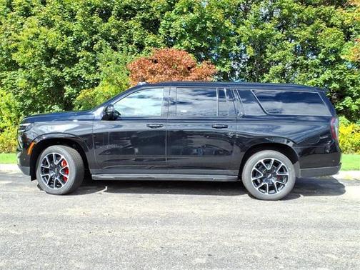2025 Chevrolet Suburban RST