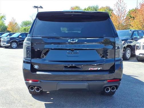 2025 Chevrolet Suburban RST