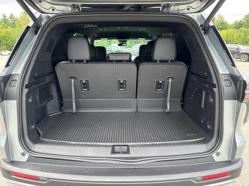 Sterling Gray Metallic 2026 Chevrolet Traverse LT
