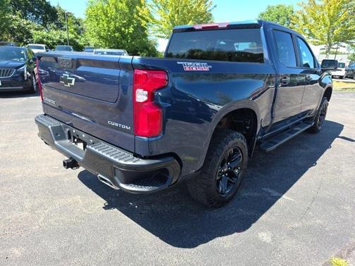 2022 Chevrolet Silverado 1500 Custom Trail Boss
