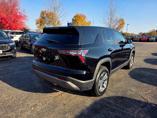 Mosaic Black Metallic 2025 Chevrolet Equinox 1LT