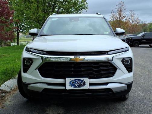 Summit White 2026 Chevrolet Trailblazer LT