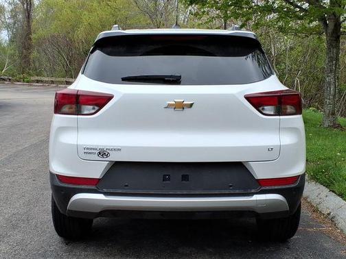 Summit White 2026 Chevrolet Trailblazer LT