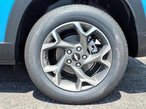 Marina Blue Metallic 2026 Chevrolet Trax LT