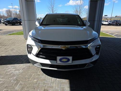 Summit White 2025 Chevrolet Blazer 2LT