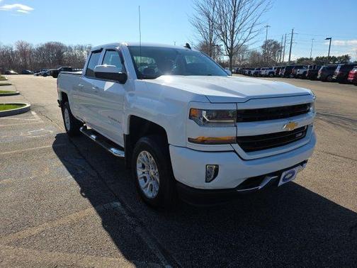 Summit White 2017 Chevrolet Silverado 1500 2LT