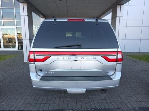 2016 Lincoln Navigator Select