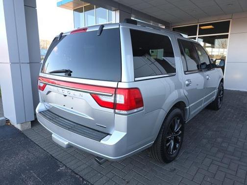 2016 Lincoln Navigator Select