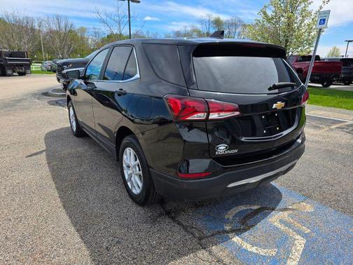 Mosaic Black Metallic 2024 Chevrolet Equinox 1LT